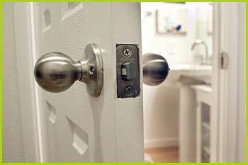 Expert Locksmith Services Salisbury, MA 978-254-7253 Expert Locksmith Services Salisbury, MA 978-254-7253 - 14-unlock-door